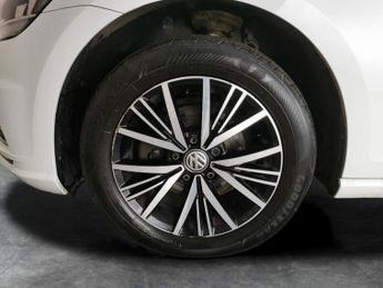 Volkswagen Golf 1.6 TDI SE Nav DSG (115 ps) - CAR-NET APP-CONNECT - PARK SENSORS