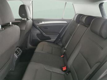 Volkswagen Golf 1.6 TDI SE Nav DSG (115 ps) - CAR-NET APP-CONNECT - PARK SENSORS