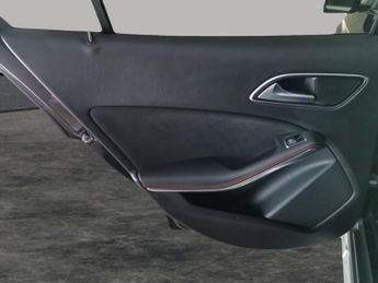 Mercedes-Benz GLA 1.6 GLA200 AMG Line Edition (Plus) 7G-DCT (156 ps) - NAV - ALCAN