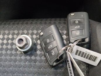 Volkswagen T-cross 1.0 TSI Active DSG (110 ps) - PARK SENSORS - AIR CON - DAB