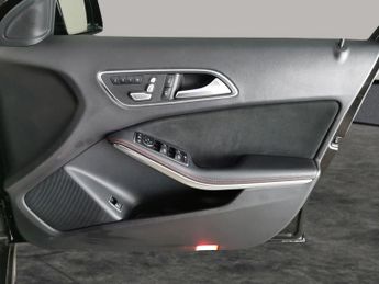 Mercedes-Benz GLA 1.6 GLA200 AMG Line Edition (Plus) 7G-DCT (156 ps) - NAV - ALCAN