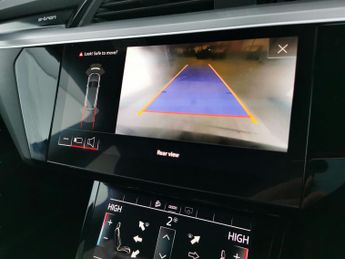 Audi e-tron 50 S line quattro 71.2kWh (313 ps) - KEYLESS ENTRY - LED - REVER