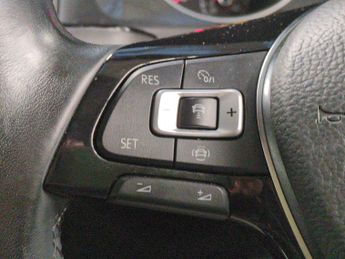 Volkswagen Golf 1.6 TDI SE Nav DSG (115 ps) - CAR-NET APP-CONNECT - PARK SENSORS