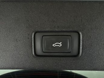 Audi Q4 E-tron 35 S line 55kWh (170 ps) - CARPLAY - HEATED SEATS - LANE DEPARTU