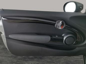 Mini Electric Hatch Cooper SE 32.6kWh Level 2 (184 ps) - HEATED SEATS - NAV