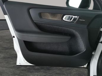 Volvo C40 Recharge 69kWh Ultimate (231 ps) - HK AUDIO - CARPLAY - SURROUND