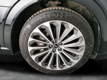 Audi e-tron 50 S line quattro 71.2kWh (313 ps) - KEYLESS ENTRY - LED - REVER