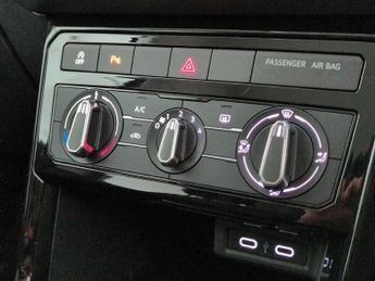 Volkswagen T-cross 1.0 TSI Black Edition DSG (110 ps) - LANE DEPARTURE  - BLUETOOTH