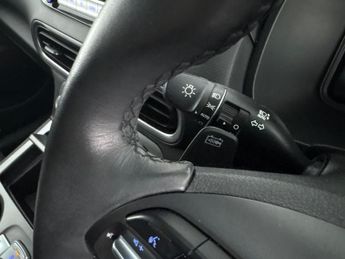 Hyundai Kona 39kWh Premium (10.5kW Charger) (136 ps) - LED - REVERSE CAM - NA