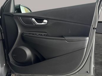 Hyundai Kona 39kWh Premium (10.5kW Charger) (136 ps) - LED - REVERSE CAM - NA