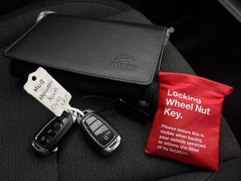 Hyundai Kona 39kWh Premium (10.5kW Charger) (136 ps) - LED - REVERSE CAM - NA