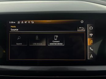 Audi Q4 E-tron 35 S line 55kWh (170 ps) - CARPLAY - HEATED SEATS - LANE DEPARTU