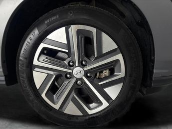 Hyundai Kona 39kWh Premium (10.5kW Charger) (136 ps) - LED - REVERSE CAM - NA