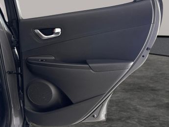 Hyundai Kona 39kWh Premium (10.5kW Charger) (136 ps) - LED - REVERSE CAM - NA