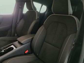 Volvo C40 Recharge 69kWh Ultimate (231 ps) - HK AUDIO - CARPLAY - SURROUND