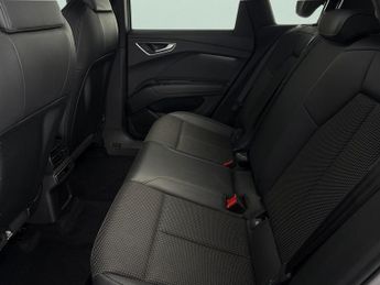Audi Q4 E-tron 35 S line 55kWh (170 ps) - CARPLAY - HEATED SEATS - LANE DEPARTU