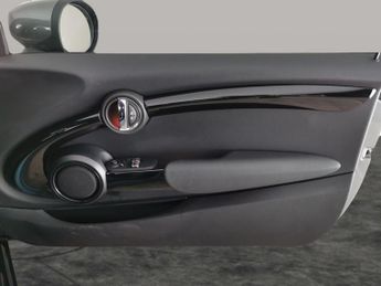 Mini Electric Hatch Cooper SE 32.6kWh Level 2 (184 ps) - HEATED SEATS - NAV