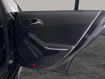 Mercedes-Benz CLA 2.1 CLA220d AMG Line Coupe 7G-DCT (177 ps) - CRUISE - DRIVING MO