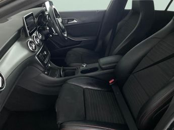 Mercedes-Benz CLA 2.1 CLA220d AMG Line Coupe 7G-DCT (177 ps) - CRUISE - DRIVING MO