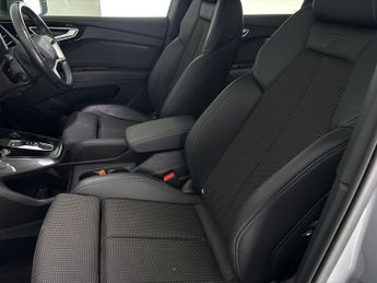 Audi Q4 E-tron 35 S line 55kWh (170 ps) - CARPLAY - HEATED SEATS - LANE DEPARTU