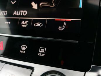 Audi e-tron 50 S line quattro 71.2kWh (313 ps) - KEYLESS ENTRY - LED - REVER