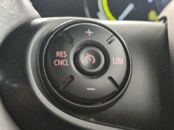 Mini Electric Hatch Cooper SE 32.6kWh Level 2 (184 ps) - HEATED SEATS - NAV