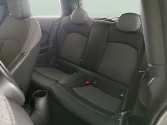 Mini Electric Hatch Cooper SE 32.6kWh Level 2 (184 ps) - HEATED SEATS - NAV