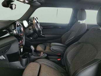 Mini Electric Hatch Cooper SE 32.6kWh Level 2 (184 ps) - HEATED SEATS - NAV