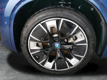 BMW iX3 80kWh M Sport Pro (286 ps) - HUD - PARK ASSIST - HK AUDIO