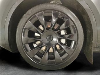 Tesla Model Y SUV RWD (346 ps) - HEATED STEERING - BLIND SPOT ASSIST - WIFI