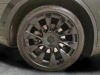 Tesla Model Y SUV RWD (346 ps) - HEATED STEERING - BLIND SPOT ASSIST - WIFI