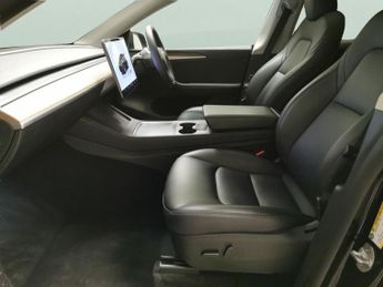 Tesla Model Y SUV RWD (346 ps) - HEATED STEERING - BLIND SPOT ASSIST - WIFI