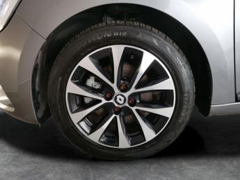 Renault Clio 1.6 E-TECH Evolution (145 ps) - CRUISE - SPEED LIMIT RECOG - DRI