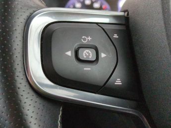 Volvo XC40 1.5h T5 Twin Engine Recharge 10.7kWh R-Design Pro Plug-in (262 p