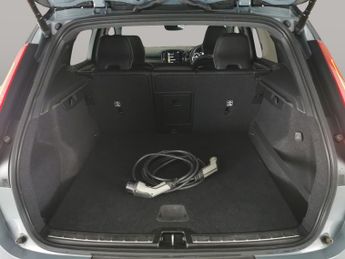 Volvo XC40 1.5h T5 Twin Engine Recharge 10.7kWh R-Design Pro Plug-in (262 p