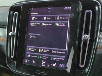 Volvo XC40 1.5h T5 Twin Engine Recharge 10.7kWh R-Design Pro Plug-in (262 p