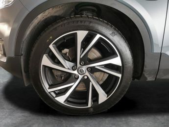 Volvo XC40 1.5h T5 Twin Engine Recharge 10.7kWh R-Design Pro Plug-in (262 p