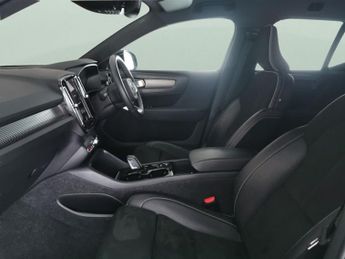 Volvo XC40 1.5h T5 Twin Engine Recharge 10.7kWh R-Design Pro Plug-in (262 p