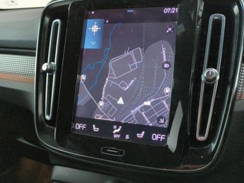 Volvo XC40 1.5h T5 Twin Engine Recharge 10.7kWh R-Design Pro Plug-in (262 p