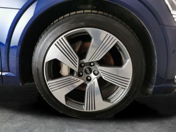 Audi e-tron 50 S line quattro 71.2kWh (11kW Charger) (313 ps) - LED - REVERS