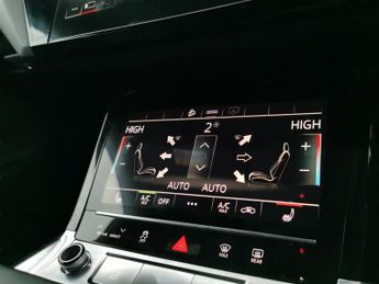 Audi e-tron 50 S line quattro 71.2kWh (313 ps) - KEYLESS ENTRY - LED - REVER