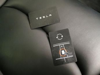 Tesla Model Y SUV RWD (346 ps) - HEATED STEERING - BLIND SPOT ASSIST - WIFI