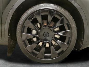 Tesla Model Y SUV RWD (346 ps) - HEATED STEERING - BLIND SPOT ASSIST - WIFI