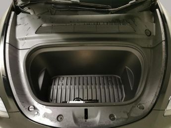 Tesla Model Y SUV RWD (346 ps) - HEATED STEERING - BLIND SPOT ASSIST - WIFI