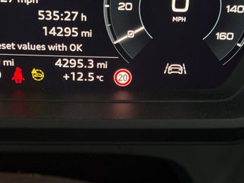 Audi Q4 E-tron 35 S line 55kWh (170 ps) - CARPLAY - HEATED SEATS - LANE DEPARTU