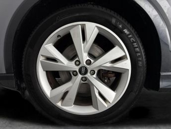 Audi Q4 E-tron 35 S line 55kWh (170 ps) - CARPLAY - HEATED SEATS - LANE DEPARTU