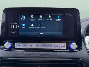 Hyundai Kona 64kWh Premium (10.5kW Charger) (204 ps) - REVERSE CAM - NAV - HE