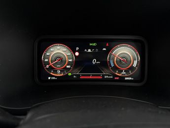 Hyundai Kona 64kWh Premium (10.5kW Charger) (204 ps) - REVERSE CAM - NAV - HE