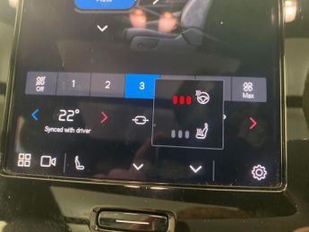 Volvo XC40 Recharge Twin 78kWh Pro AWD (408 ps) - SURROUND VIEW - PARK ASSI