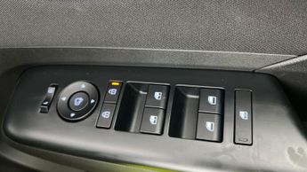 Hyundai Kona 48.4kWh Advance (156 ps) - HEATED STEERING - LANE DEPARTURE  - B